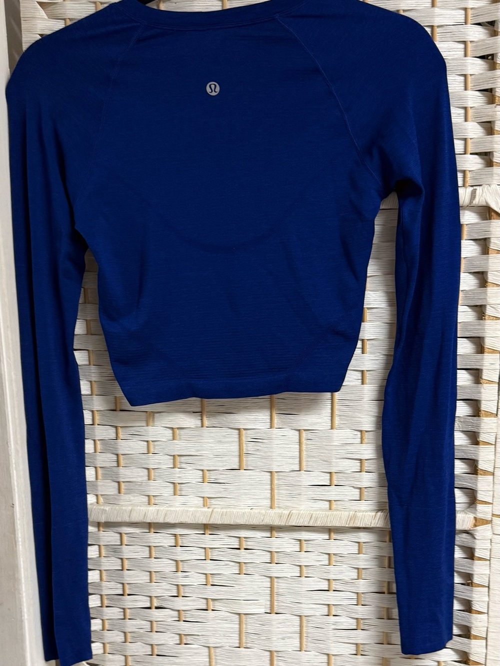 lululemon athletica Long Sleeve Cropped Top - Deep Blue Size 2